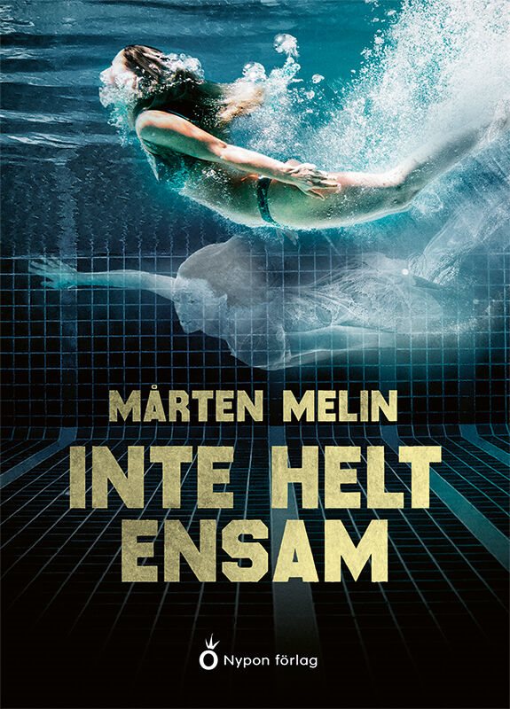 ISBN 9789180775793 Inte helt ensam