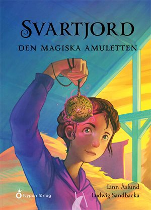 ISBN 9789180782364 Svartjord - Den magiska amuletten