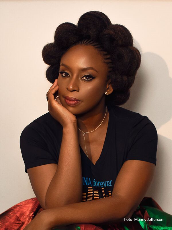 Chimamanda Ngozi Adichie Författare
