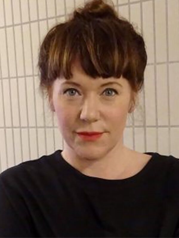 Embla Sue Panova Författare