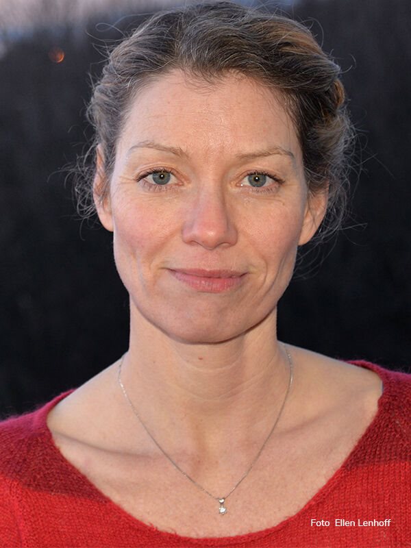 Julia Strömblad Lenhoff Författare