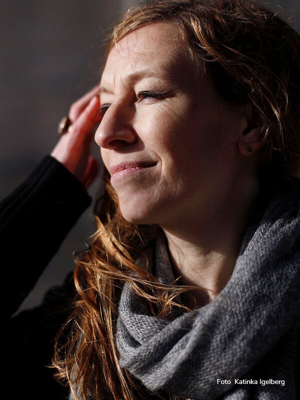 Linda Åkerström Författare