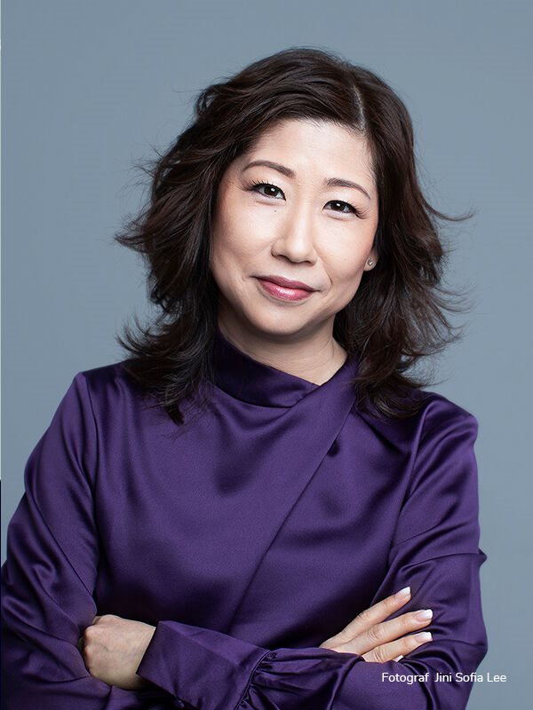Mia Kim Författare
