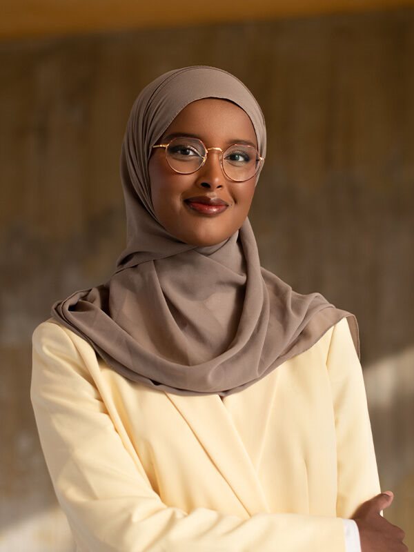 Suad Ali Författare